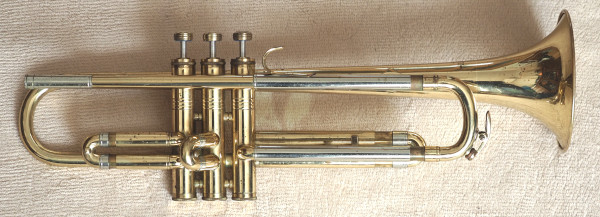 HÜTTL TRUMPET(side)